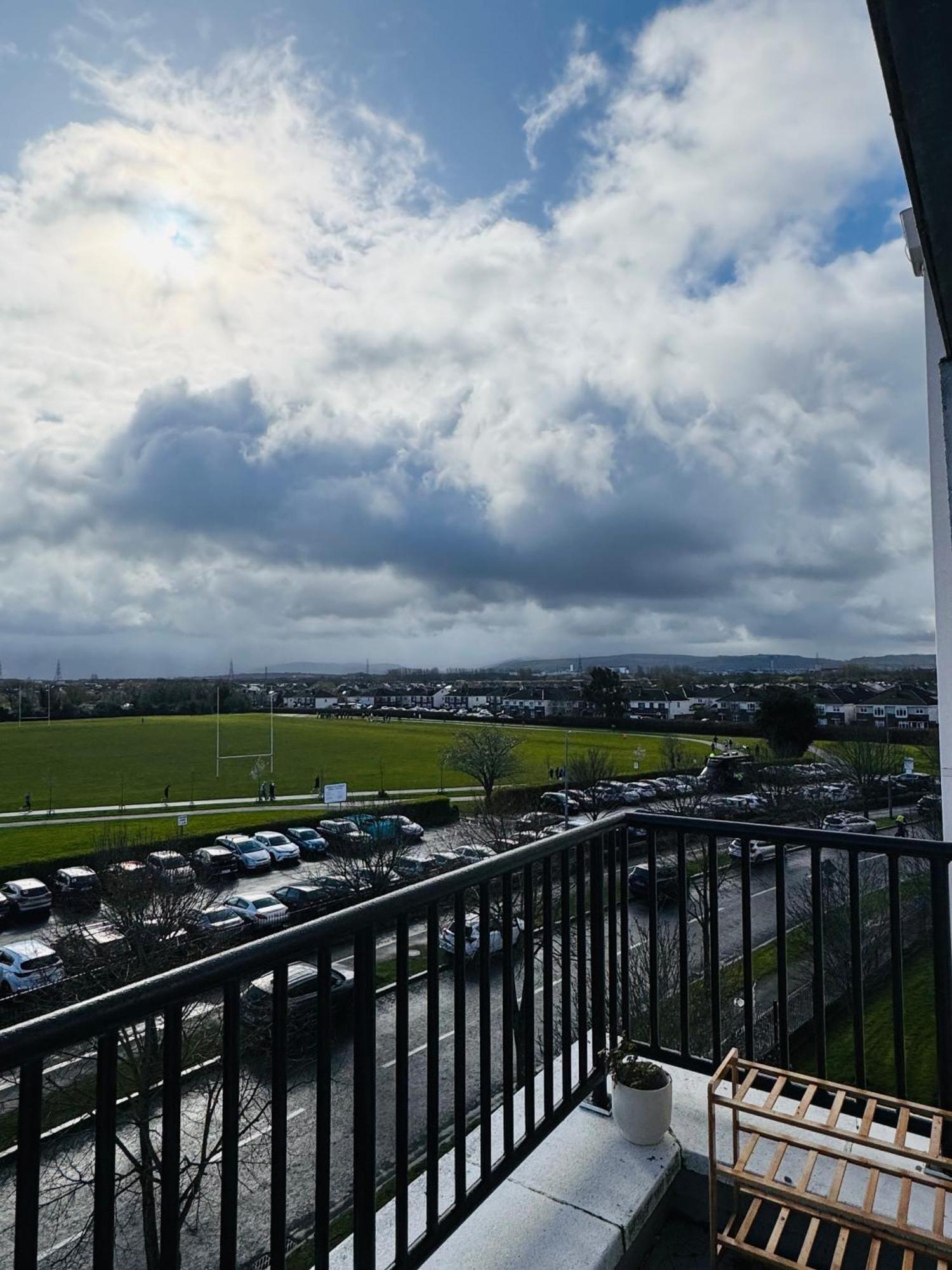 Finnstown Hall- Private Room In Shared Apartment With The Host Dublin Exterior photo